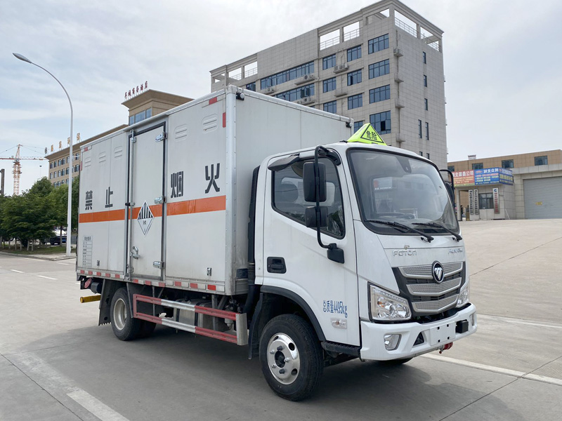 雜項(xiàng)危險(xiǎn)物品廂式運(yùn)輸車(chē)，運(yùn)輸車(chē)，運(yùn)輸車(chē)廠(chǎng)家，楚勝集團(tuán)